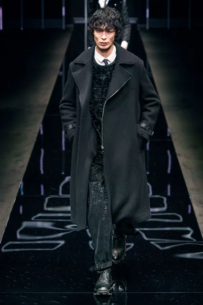 Look 7